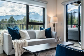 Stoked 4Ever - Revelstoke Condo (+Hot Tub)
